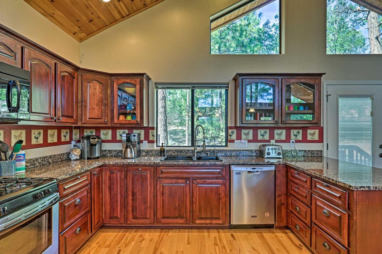 Serene Lakeside Cabin With Decks And Edler Lake Views! Pinetop-Lakeside Dış mekan fotoğraf
