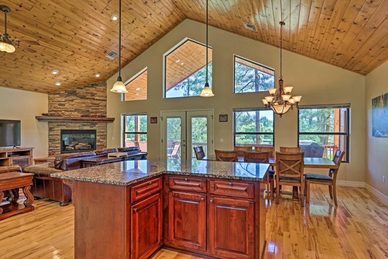 Serene Lakeside Cabin With Decks And Edler Lake Views! Pinetop-Lakeside Dış mekan fotoğraf