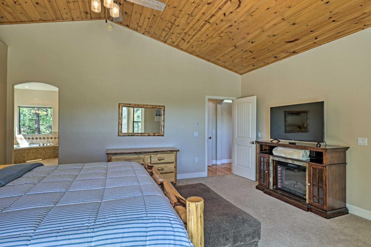 Serene Lakeside Cabin With Decks And Edler Lake Views! Pinetop-Lakeside Dış mekan fotoğraf